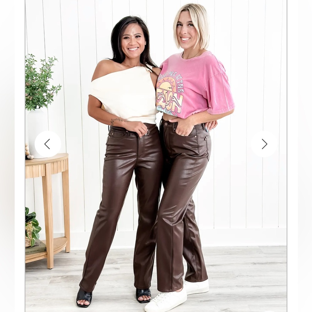 Judy Blue Take a Shot High Rise>
Espresso Tummy Control Faux...